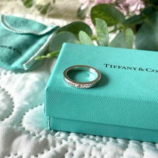 ティファニー(Tiffany & Co.)の極美品 ティファニー ノーツナローリング シルバー925 9号 箱付(ピアス)