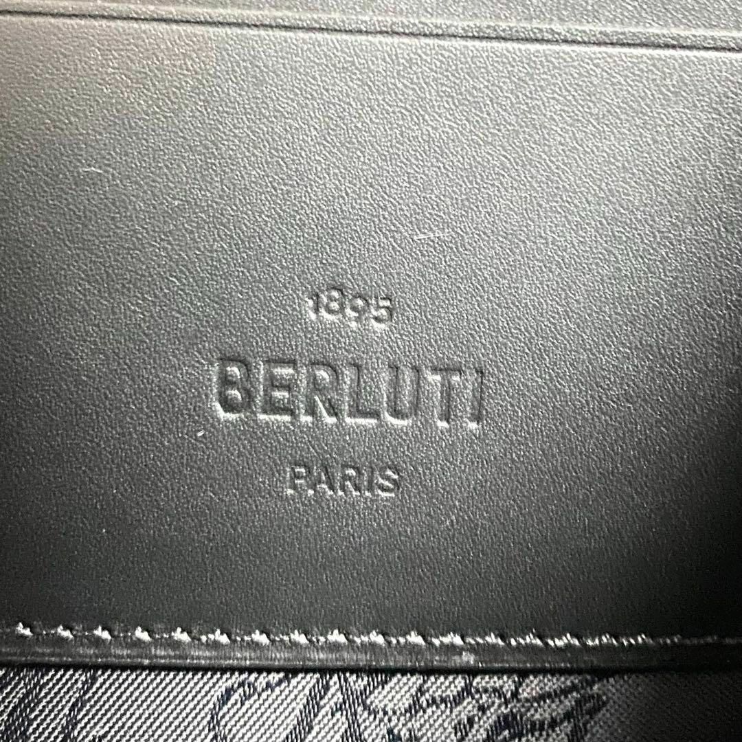 Berluti(ベルルッティ)のベルルッティ ニノGM クラッチバッグ ブラウン メンズのバッグ(セカンドバッグ/クラッチバッグ)の商品写真