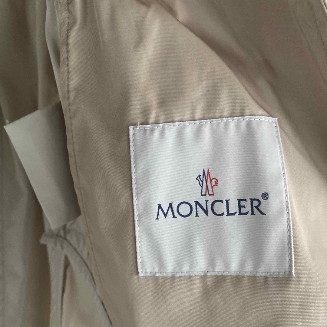 MONCLER(モンクレール)のモンクレール　トレンチコート　薄手春秋 レディースのジャケット/アウター(トレンチコート)の商品写真