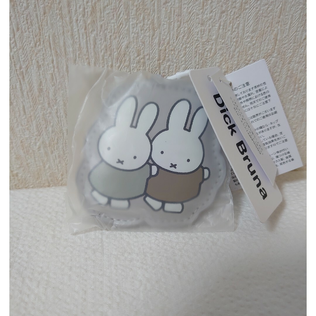 miffy(ミッフィー)の新品☆ミッフィー&ダーン☆エナメルが可愛いキーホルダー エンタメ/ホビーのおもちゃ/ぬいぐるみ(キャラクターグッズ)の商品写真