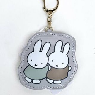 ミッフィー(miffy)の新品☆ミッフィー&ダーン☆エナメルが可愛いキーホルダー(キャラクターグッズ)