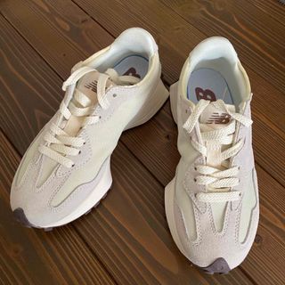 New Balance - ニューバランス327  24.5cm 美品！