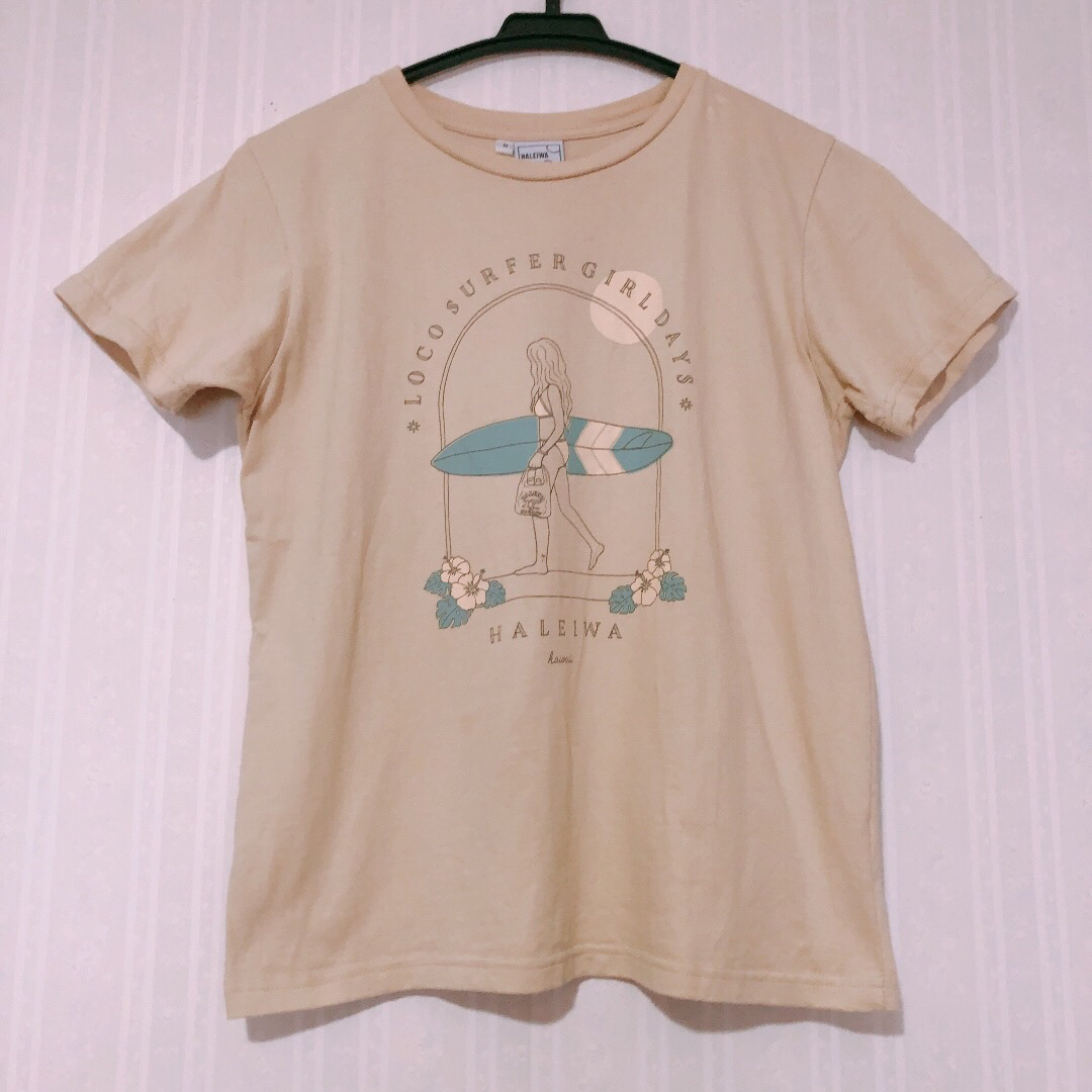 HALEIWA(ハレイワ)のハレイワ　tシャツ　ベージュ　サーフィン　ハワイ　可愛い　夏 Hawaii レディースのトップス(Tシャツ(半袖/袖なし))の商品写真