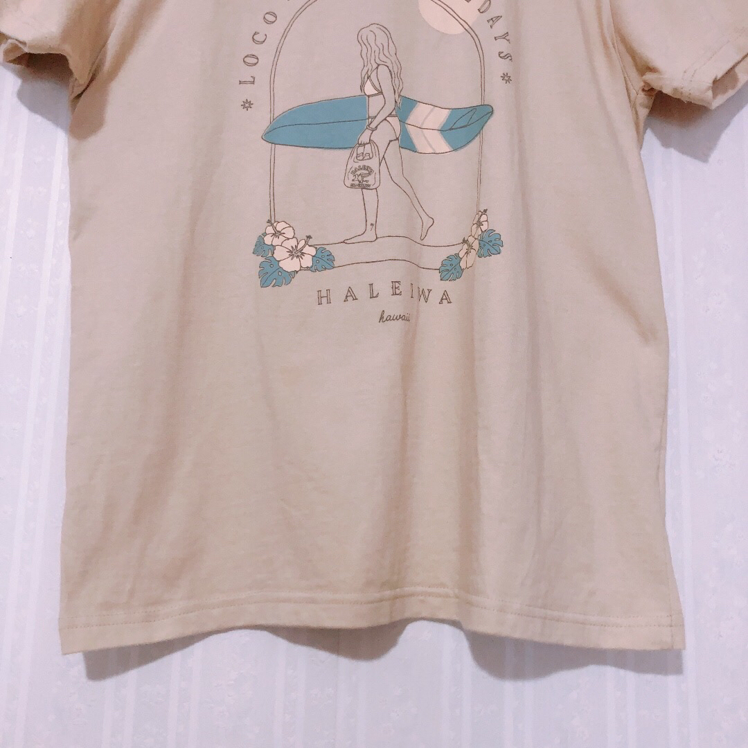 HALEIWA(ハレイワ)のハレイワ　tシャツ　ベージュ　サーフィン　ハワイ　可愛い　夏 Hawaii レディースのトップス(Tシャツ(半袖/袖なし))の商品写真