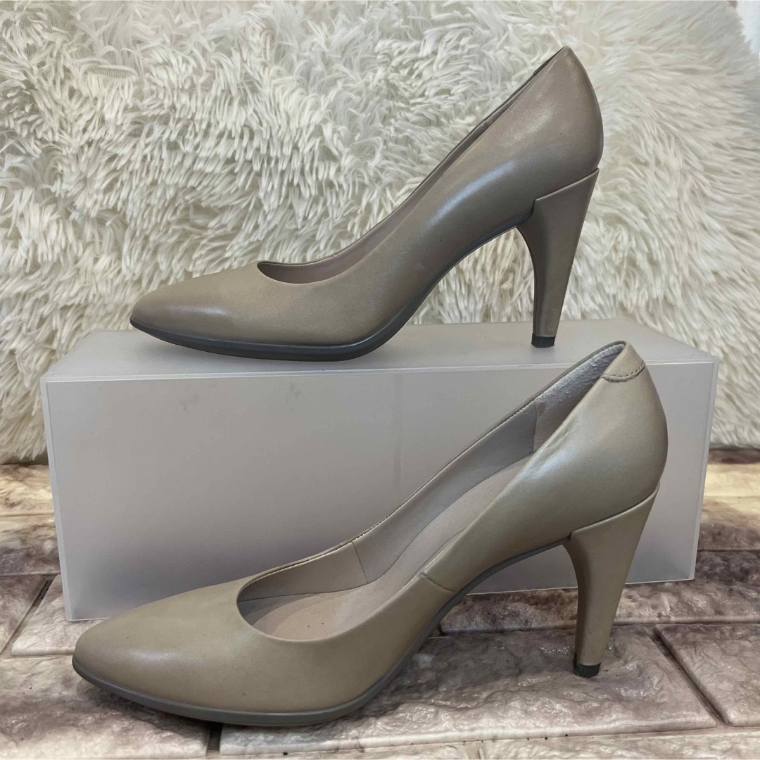 ECCO(エコー)の美品　エコー　レザー　パンプス　23.5cm レディースの靴/シューズ(ハイヒール/パンプス)の商品写真