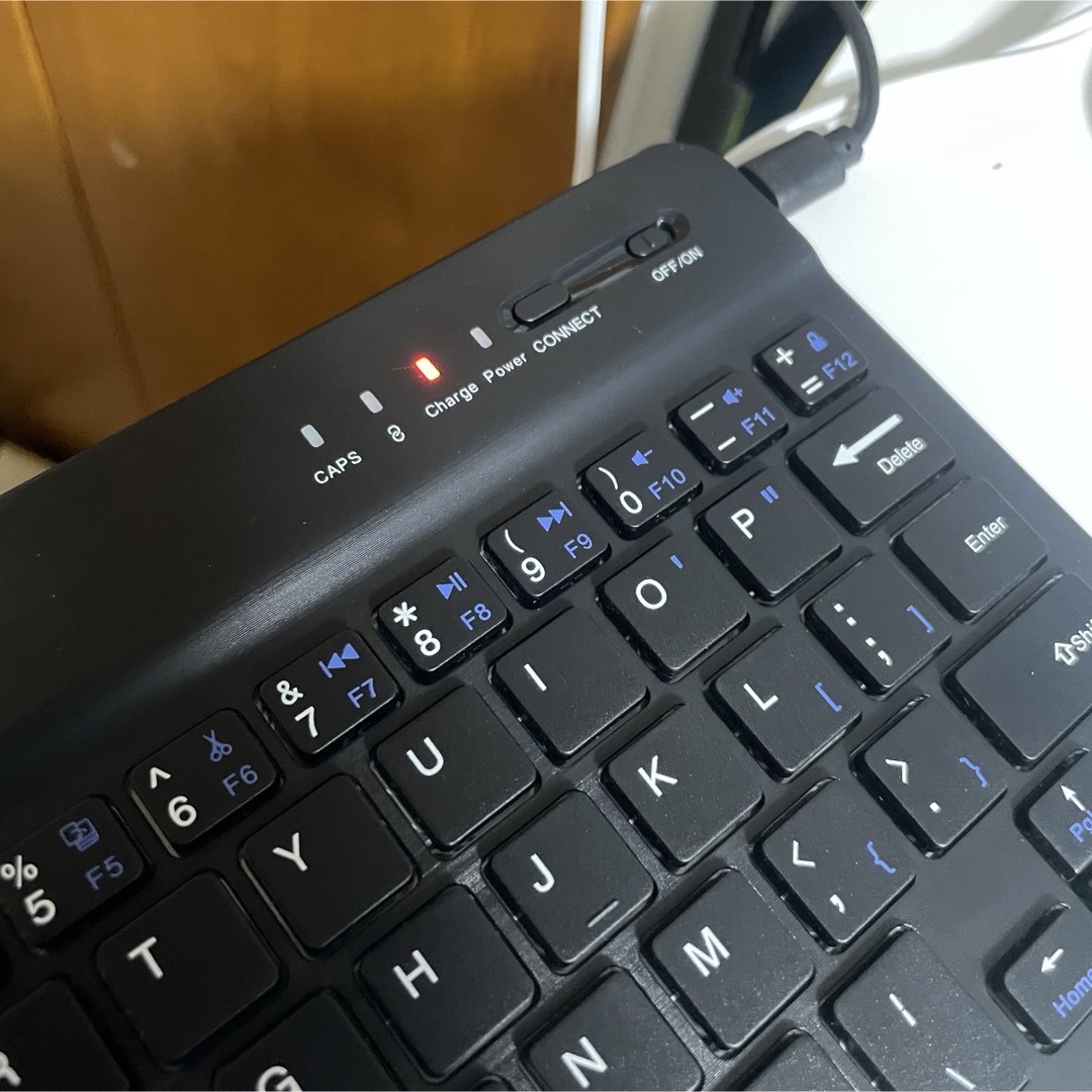 動作確認のみ　超薄型 Bluetooth キーボード US配列　ブラック スマホ/家電/カメラのPC/タブレット(PC周辺機器)の商品写真