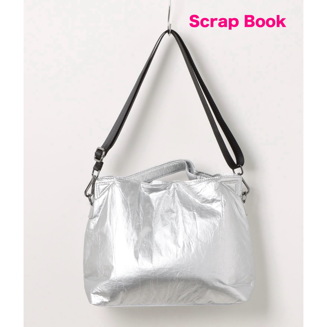 LeSportsac(レスポートサック)のScrap Book スクラップブック　2wayメタルボストン　シルバー レディースのバッグ(トートバッグ)の商品写真