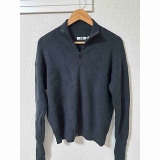 ユニクロ(UNIQLO)のUNIQLO ジッパー ニット ブラック 春シーズン向け極美品(ニット/セーター)