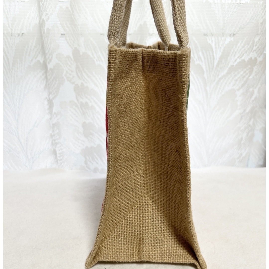 MUJI (無印良品)(ムジルシリョウヒン)の無印良品ジュートマイバッグ　　　　　　　　　　　　リメイク椿柄 レディースのバッグ(トートバッグ)の商品写真