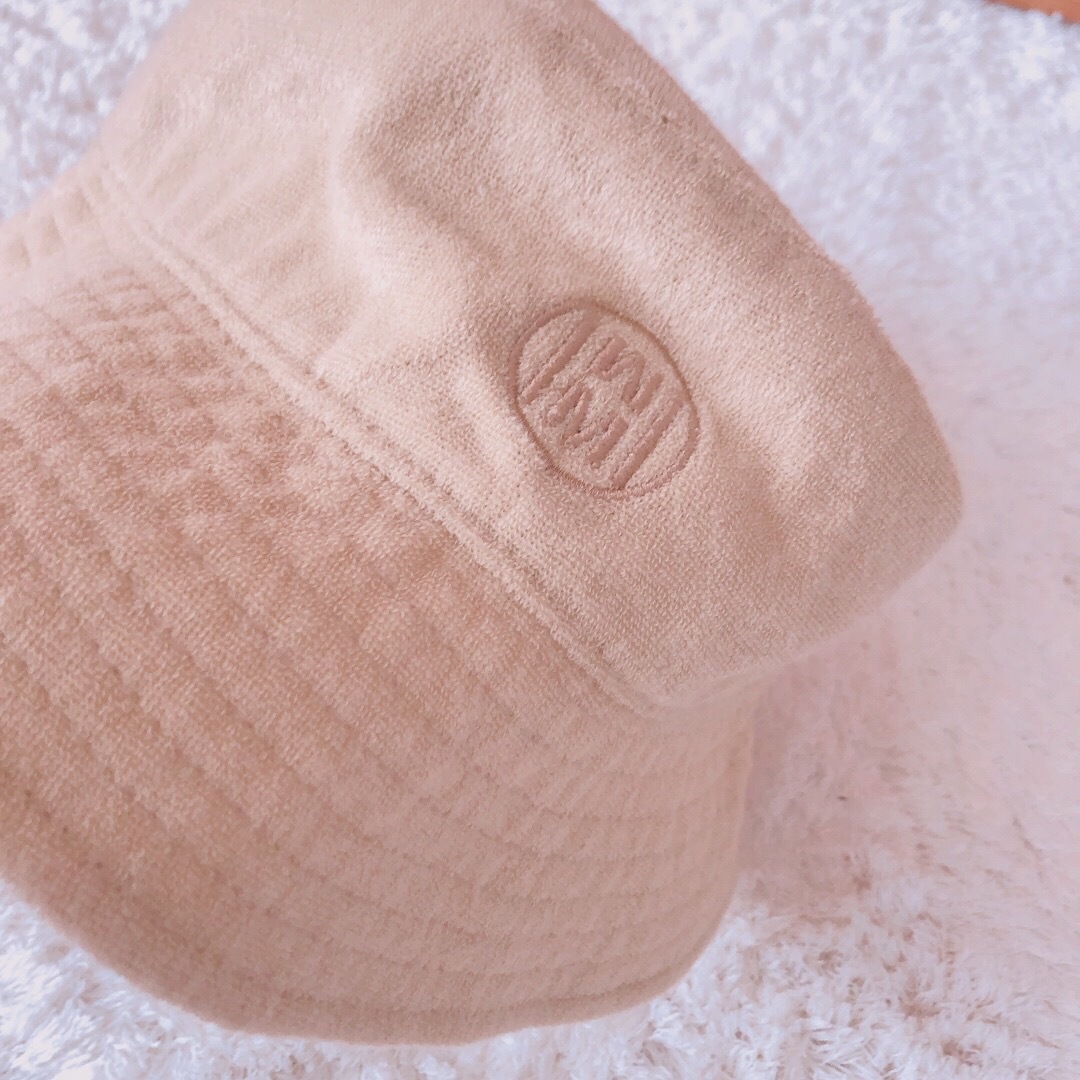 H&M(エイチアンドエム)のバケットハット　H&M ベージュ　無地　パイル生地　可愛い　シンプル　春夏秋 レディースの帽子(ハット)の商品写真