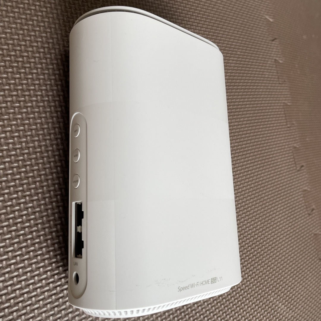 ZTE(ゼットティーイー)のZTE Speed Wi-Fi HOME 5G L11 ZTR01 ホワイト スマホ/家電/カメラのスマホ/家電/カメラ その他(その他)の商品写真