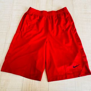 ナイキ(NIKE)のNIKE ナイキ　バスパン　ハーフパンツ　レディース　S 赤　(ハーフパンツ)