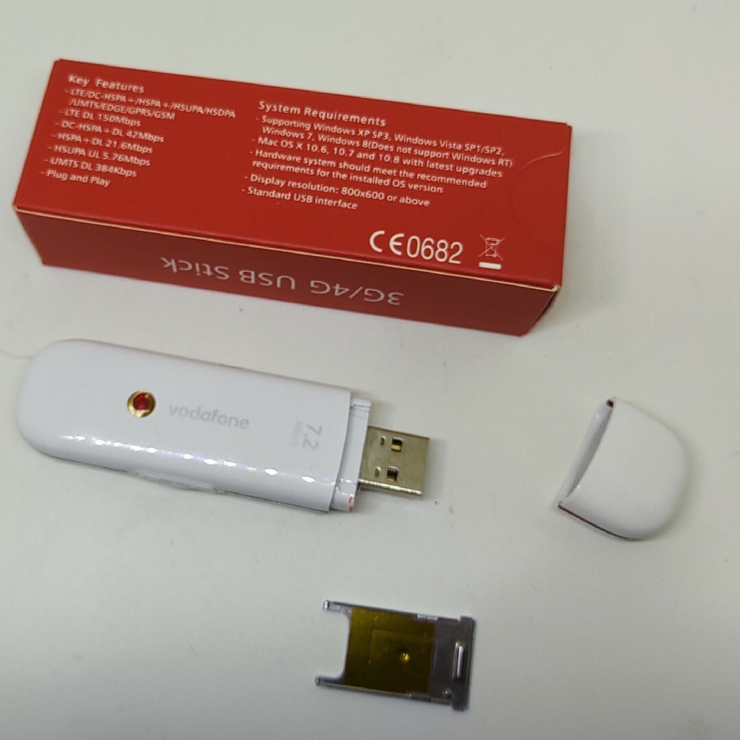 NTTdocomo(エヌティティドコモ)のSIMフリー K3765 vodafone USB stick USBドングル スマホ/家電/カメラのPC/タブレット(PC周辺機器)の商品写真