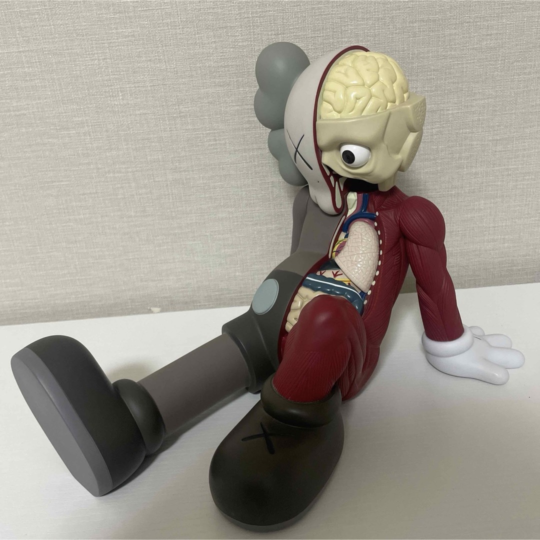 MEDICOM TOY(メディコムトイ)のKAWS RESTING PLACE VINYL figure uniqlo エンタメ/ホビーのフィギュア(その他)の商品写真