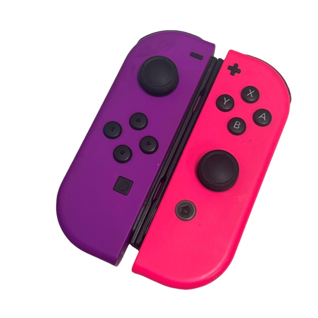 Nintendo Switch(ニンテンドースイッチ)のNintendo Switch HAC-001(-01) レッド＆パープル 動作確認済み ケース付き バッテリー強化版 ニンテンドー スイッチ 【中古】 12403K317 エンタメ/ホビーのゲームソフト/ゲーム機本体(家庭用ゲーム機本体)の商品写真