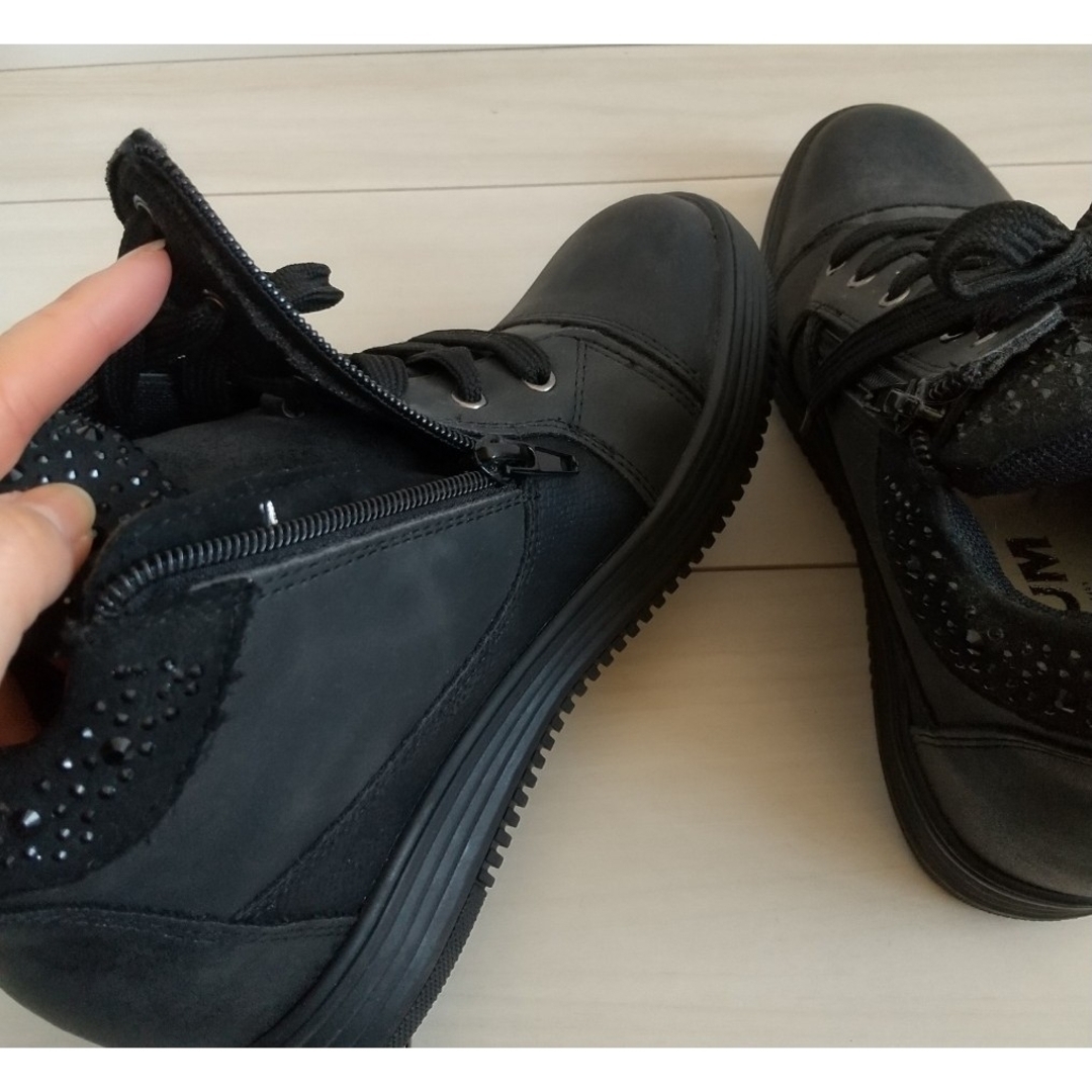 （264）MUUM ブラック ハイカットスニーカー（Mサイズ） レディースの靴/シューズ(スニーカー)の商品写真