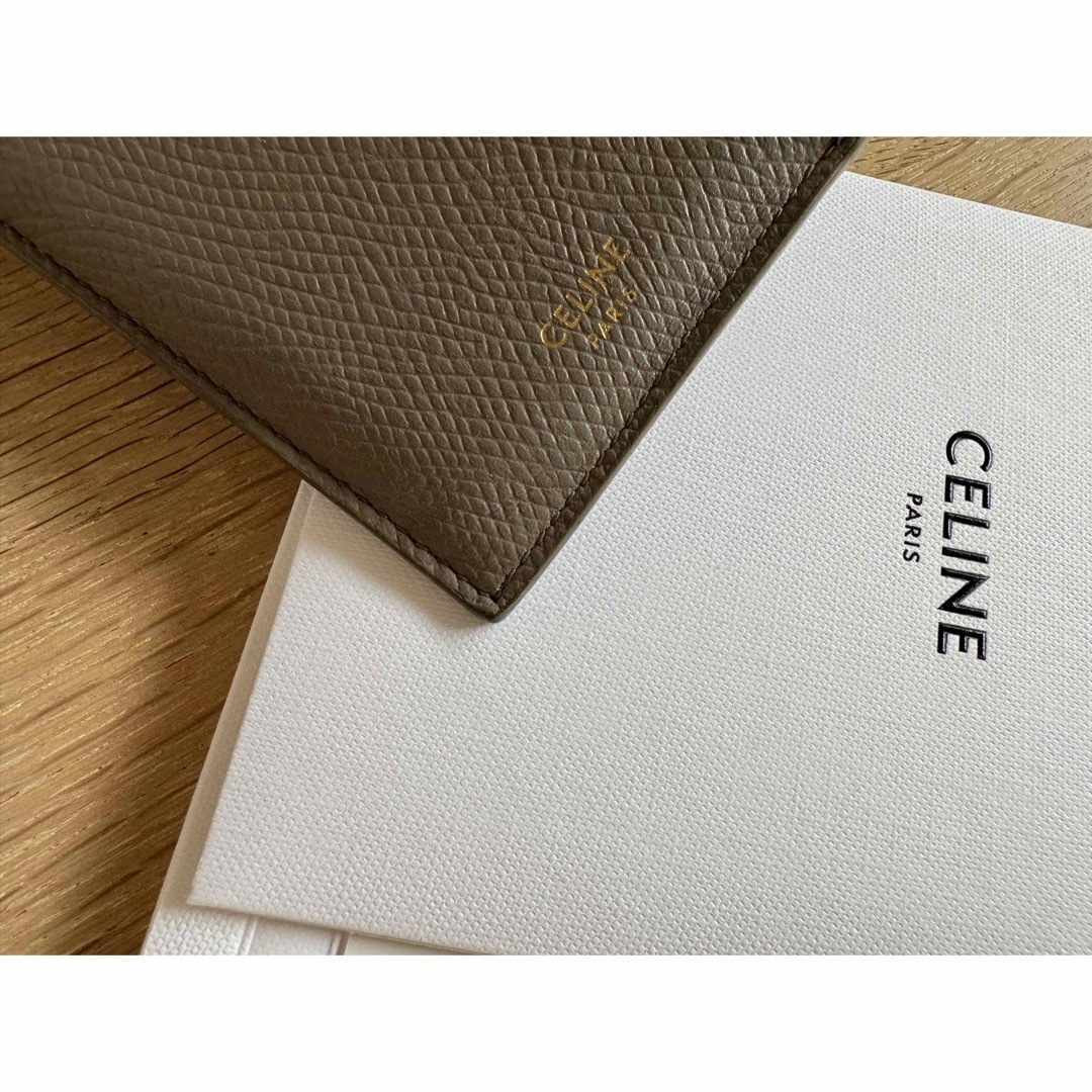 celine(セリーヌ)の【使用3回】新宿伊勢丹で購入。 レシートあり。CELINE セリーヌカードケース レディースのファッション小物(財布)の商品写真