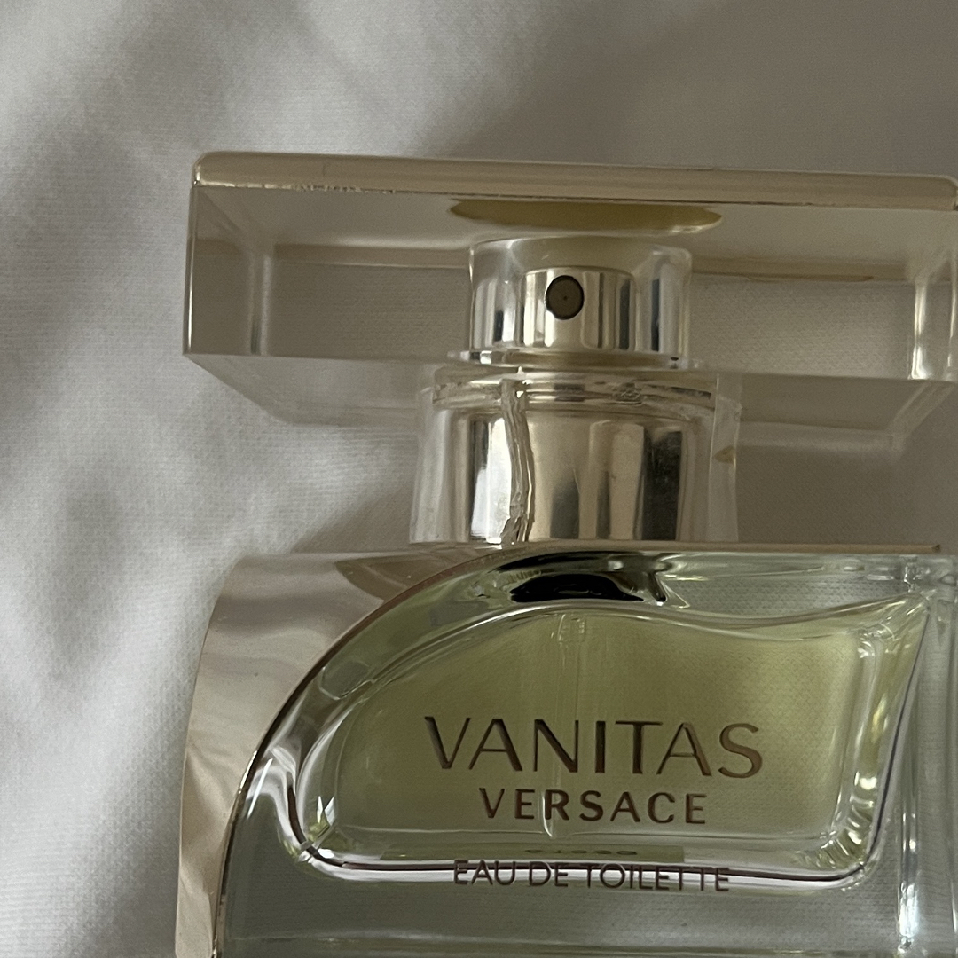 VANITAS VERSACE オードトワレ 30ml コスメ/美容の香水(その他)の商品写真