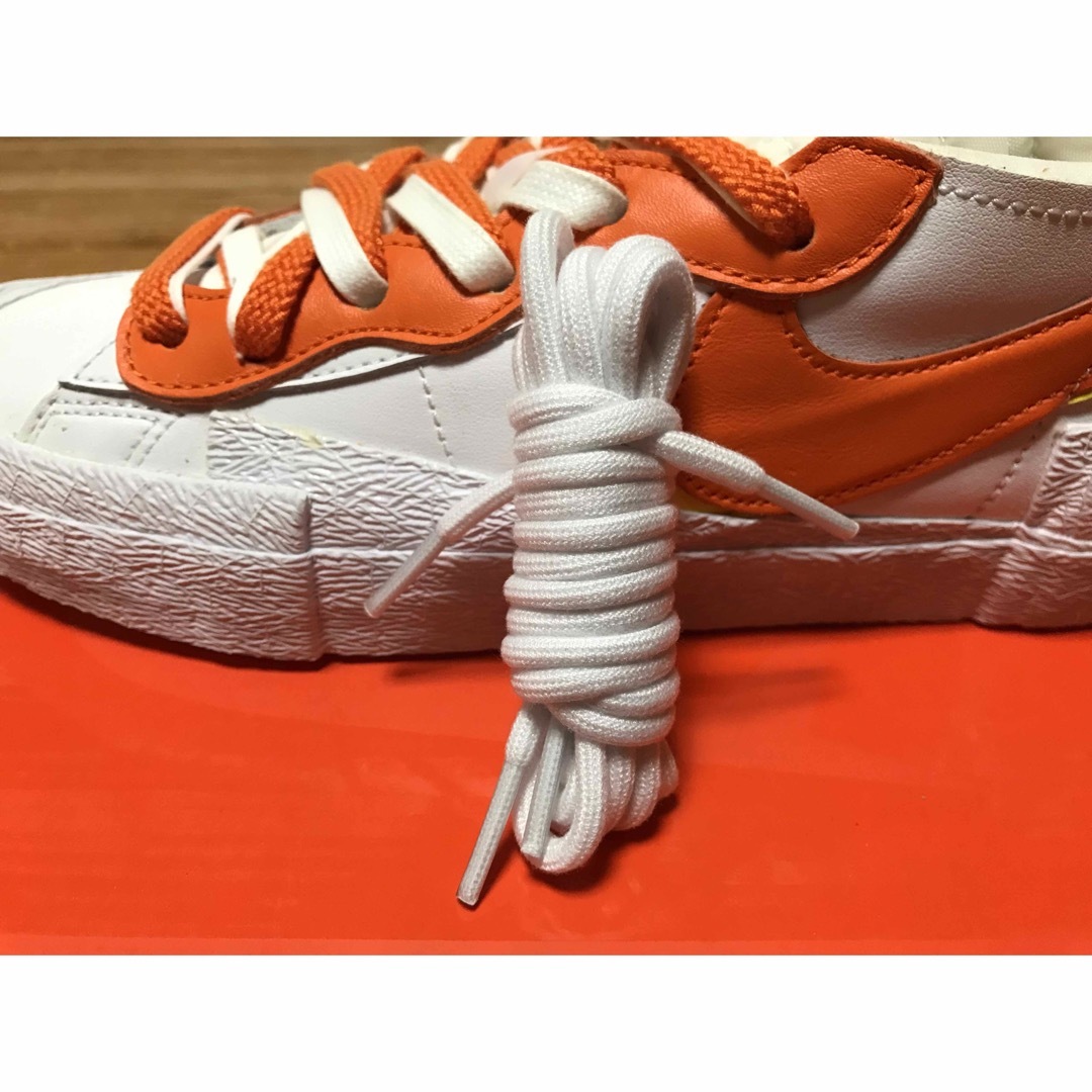 NIKE(ナイキ)のNIKE BLAZER LOW SACAI MAGMA ORANGE 25.5 メンズの靴/シューズ(スニーカー)の商品写真