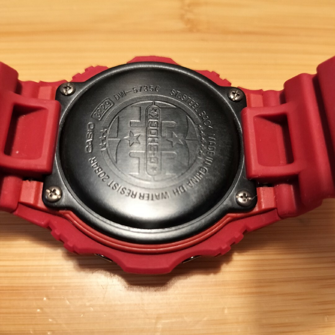 【美品】G-SHOCK 35周年記念モデル レッド スティング DW-5735C メンズの時計(腕時計(デジタル))の商品写真