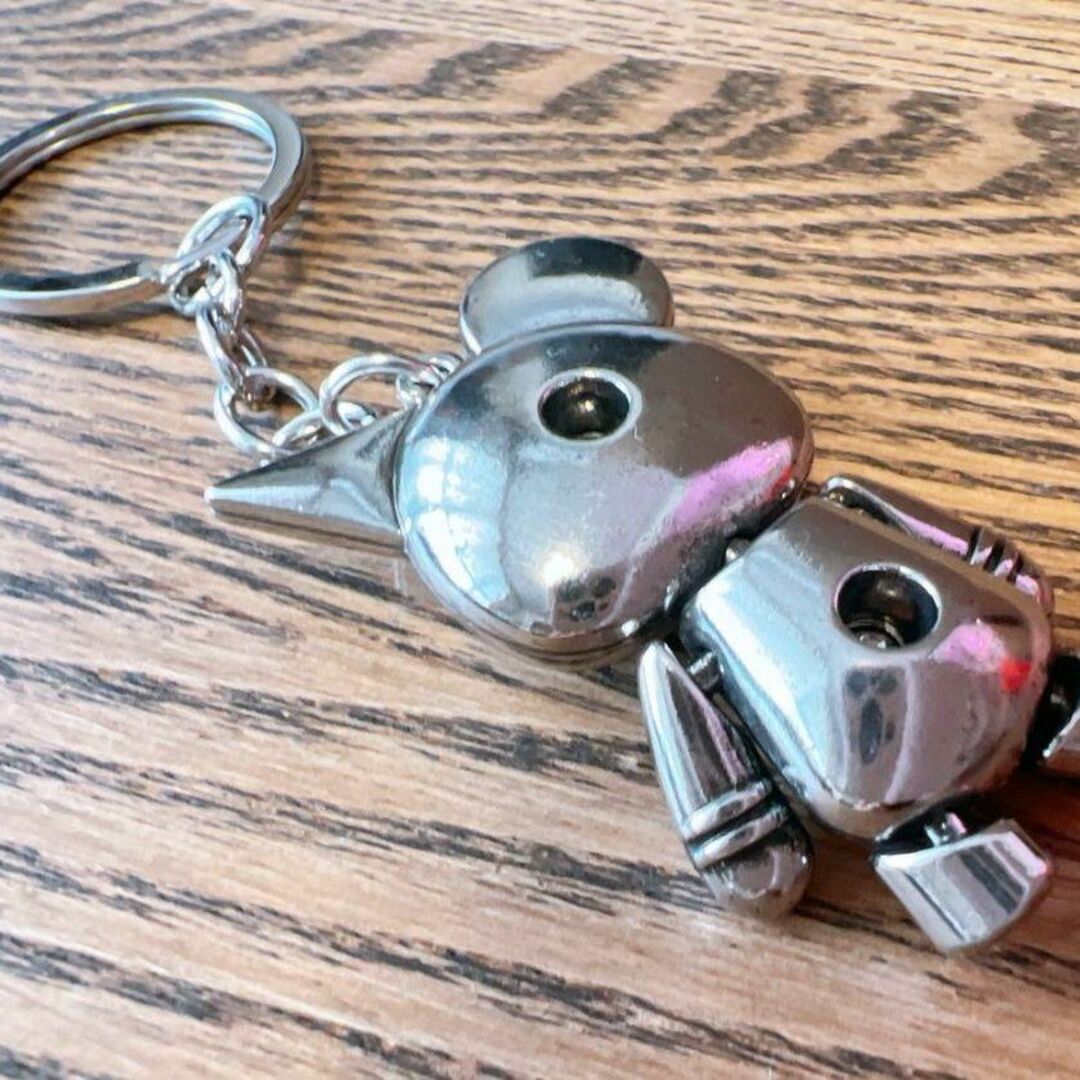 【キーチャーム】宇宙メタル×アンティークシルバー　キーホルダー　無機質ロボット レディースのファッション小物(キーホルダー)の商品写真