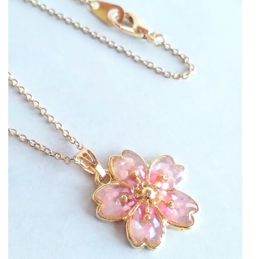 桜の花ペンダント ハンドメイドのアクセサリー(ネックレス)の商品写真