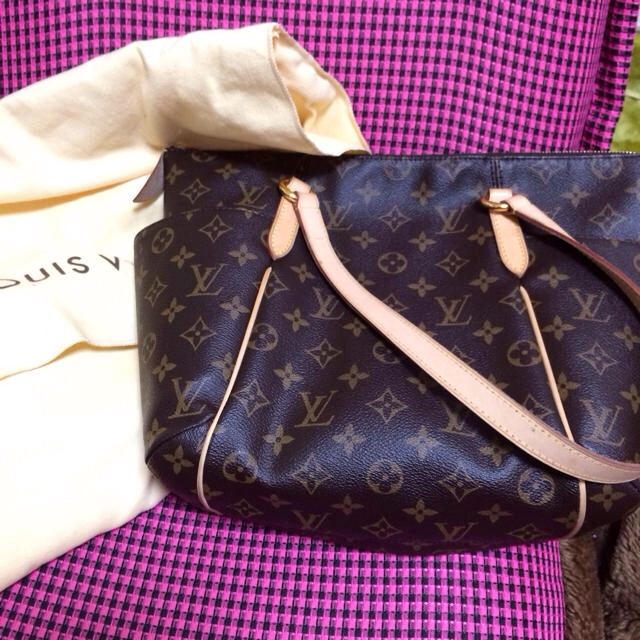 LOUIS VUITTON - ヴィトントータリーｐｍ