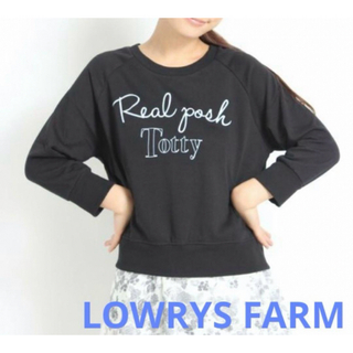 ローリーズファーム(LOWRYS FARM)の美品　ロゴスウェット  ﾛｰﾘｰｽﾞﾌｧｰﾑ  カレッジ(トレーナー/スウェット)