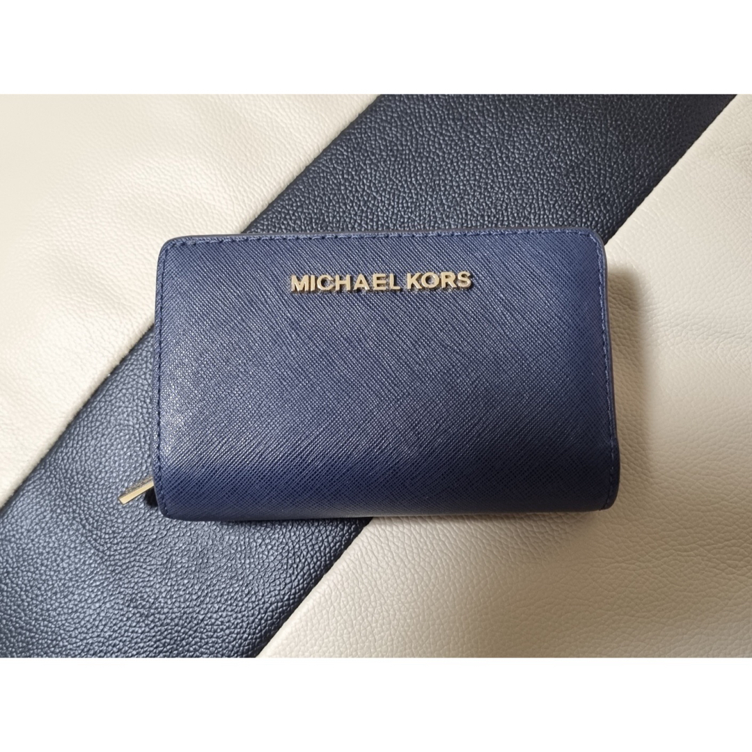 Michael Kors(マイケルコース)のMICHAEL KORS  マイケルコース  二つ折り財布 ネイビー レディースのファッション小物(財布)の商品写真