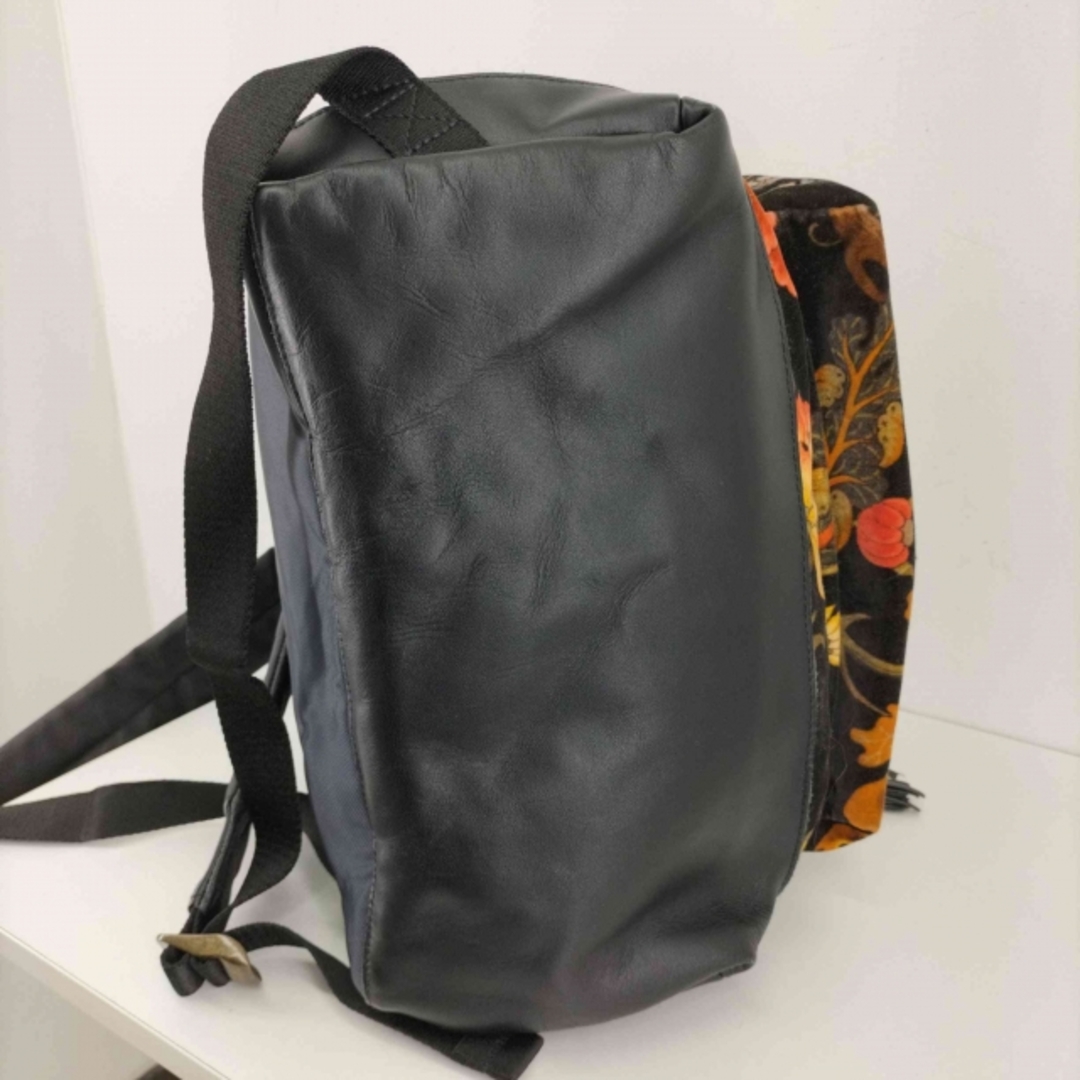 EASTPAK(イーストパック)のEASTPAK(イーストパック) Velvet Backpack レディース レディースのバッグ(リュック/バックパック)の商品写真