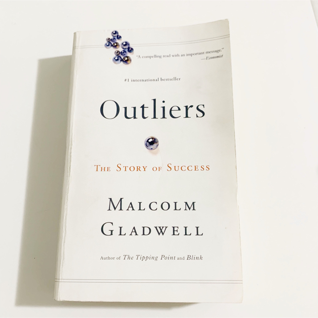 Outliers 洋書　Malcolm gradwell エンタメ/ホビーの本(洋書)の商品写真