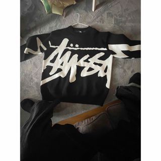 ステューシー(STUSSY)のstussy ニット　ビックロゴ　ブラック　シルエット(ニット/セーター)