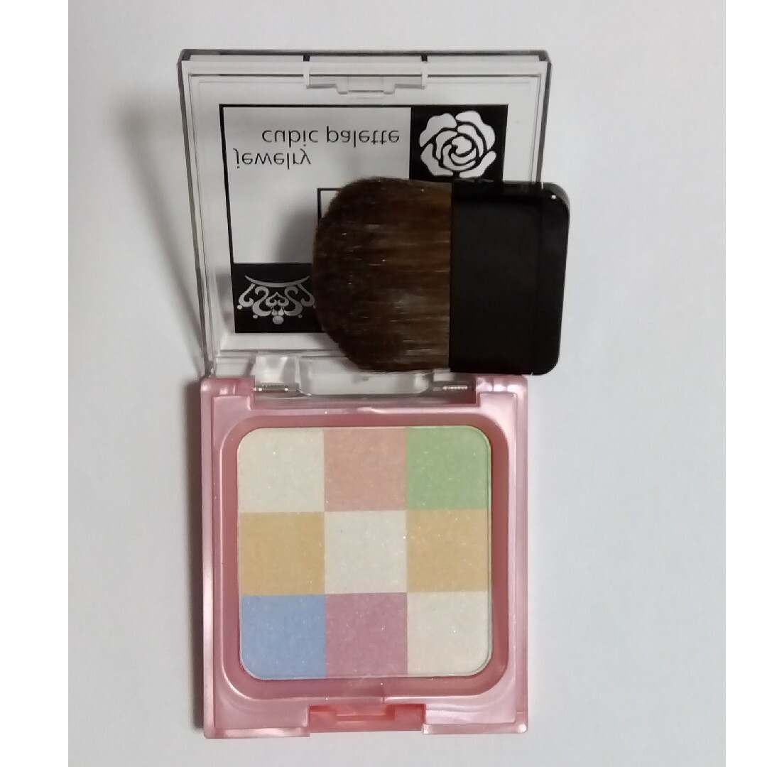 サンリオ(サンリオ)のフェイス カラーコントロール パウダー 2個セット コスメ/美容のベースメイク/化粧品(フェイスパウダー)の商品写真