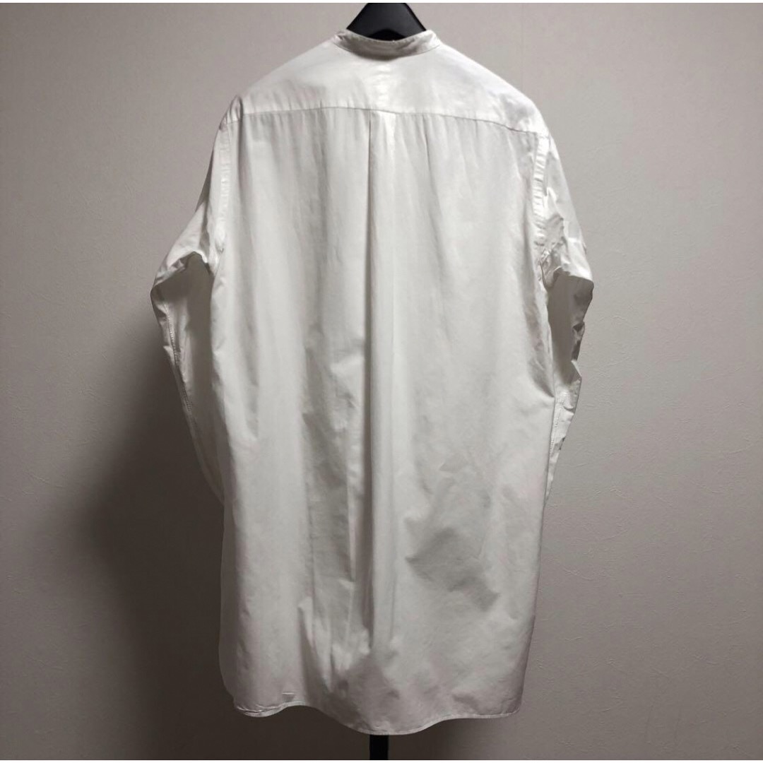 COMOLI(コモリ)の18ss 美品 コモリシャツ　バンドカラー　白　comoli メンズのトップス(シャツ)の商品写真