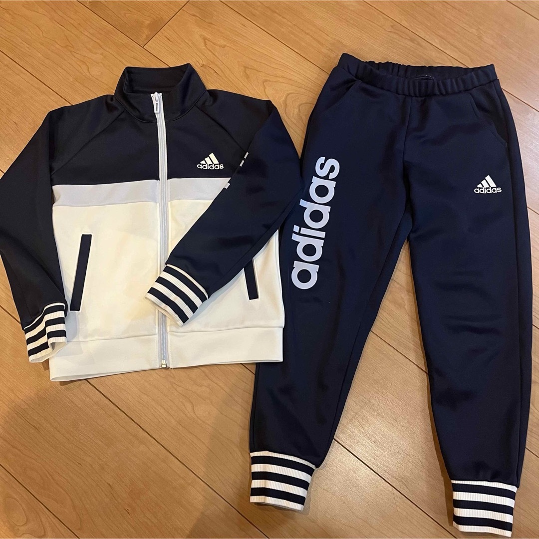 adidas(アディダス)のアディダス　ジャージ上下　120cm キッズ/ベビー/マタニティのキッズ服男の子用(90cm~)(その他)の商品写真