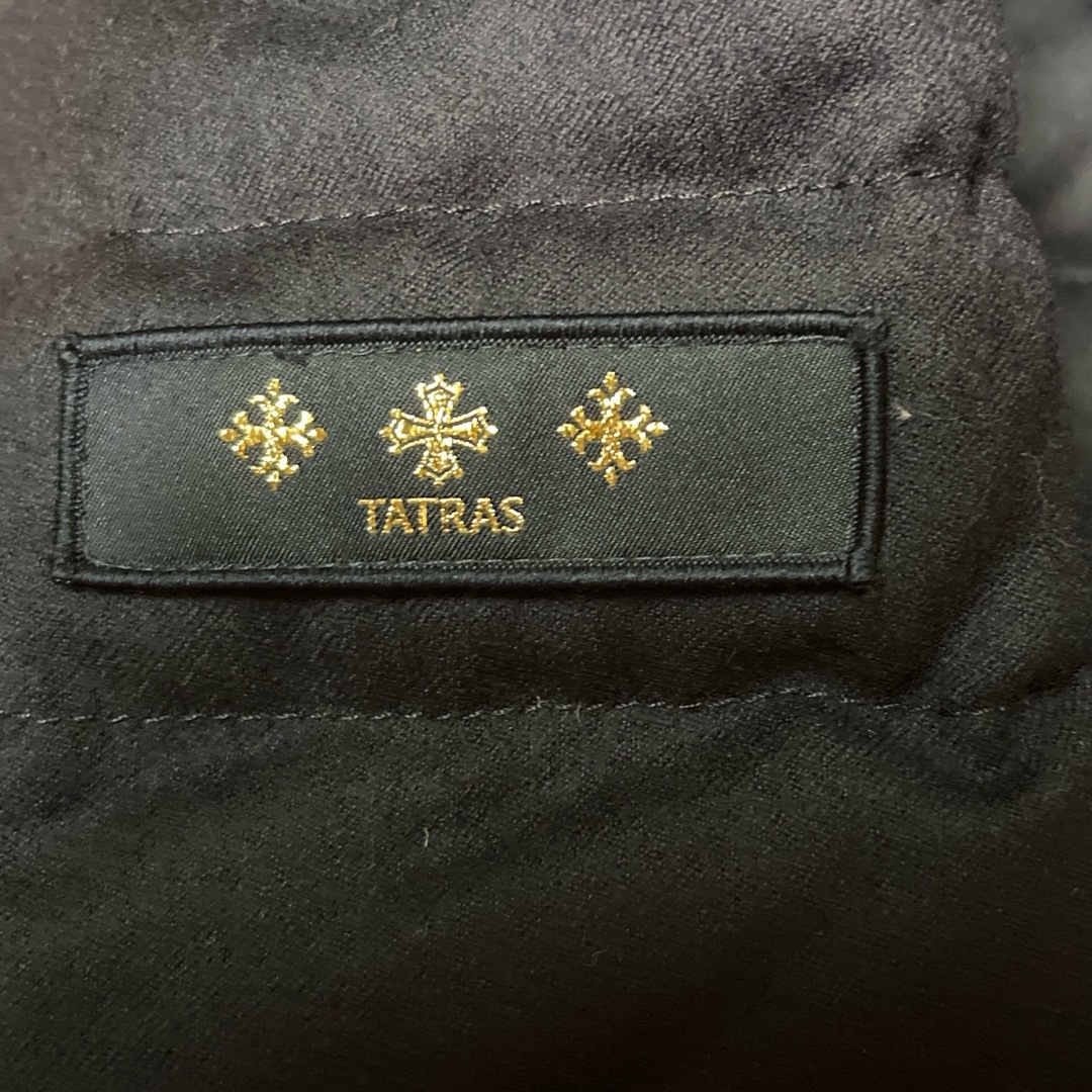 TATRAS(タトラス)のタトラス　スピノサ　ライトダウン　ネイビー　美品 レディースのジャケット/アウター(ダウンジャケット)の商品写真