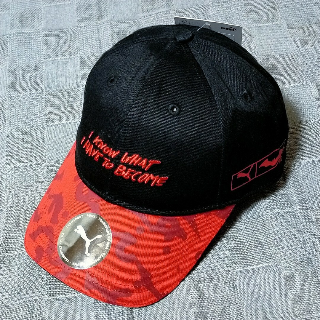 PUMA(プーマ)のプーマ　コラボキャップ　バットマン　ブラック黒赤　映画グッズ　ゴルフ　テニス メンズの帽子(キャップ)の商品写真