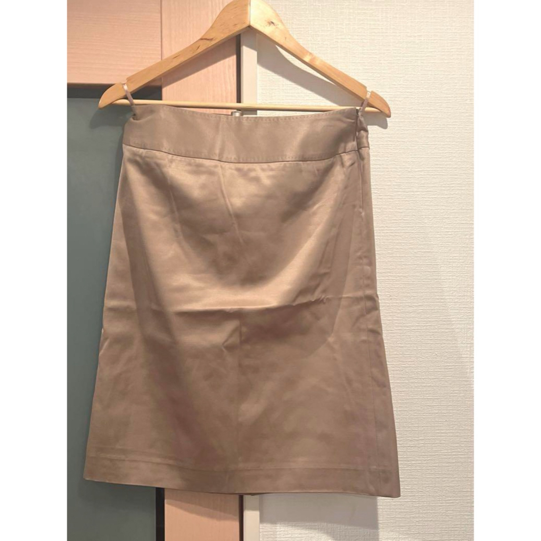 UNITED ARROWS(ユナイテッドアローズ)のUNITED ARROWS ユナイテッドアローズ　ベージュ系スカートスーツ レディースのフォーマル/ドレス(スーツ)の商品写真