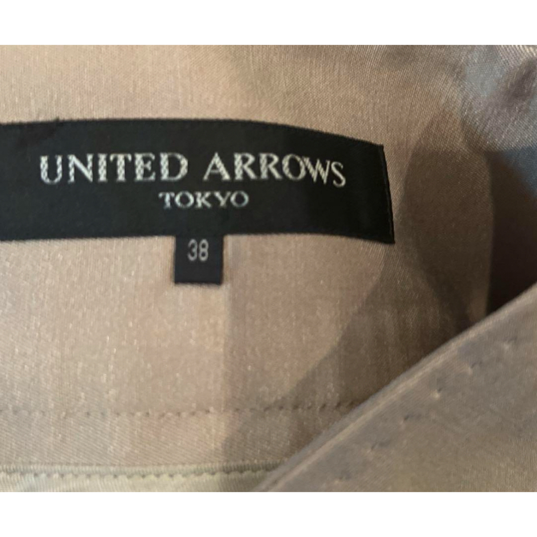 UNITED ARROWS(ユナイテッドアローズ)のUNITED ARROWS ユナイテッドアローズ　ベージュ系スカートスーツ レディースのフォーマル/ドレス(スーツ)の商品写真