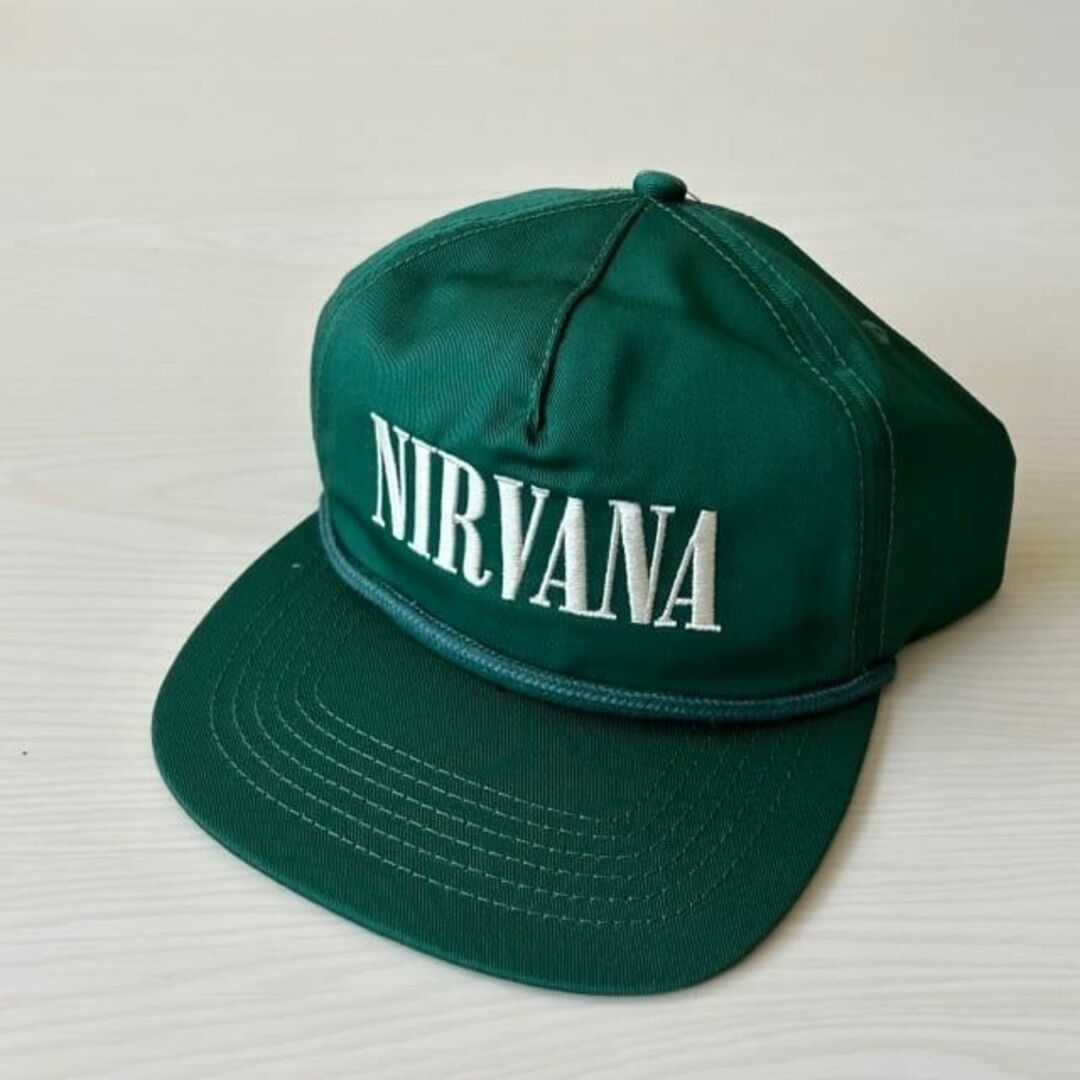 Urban Outfitters(アーバンアウトフィッターズ)のNIRVANA ニルヴァーナ バンド ベースボールキャップ 公式 メンズの帽子(キャップ)の商品写真