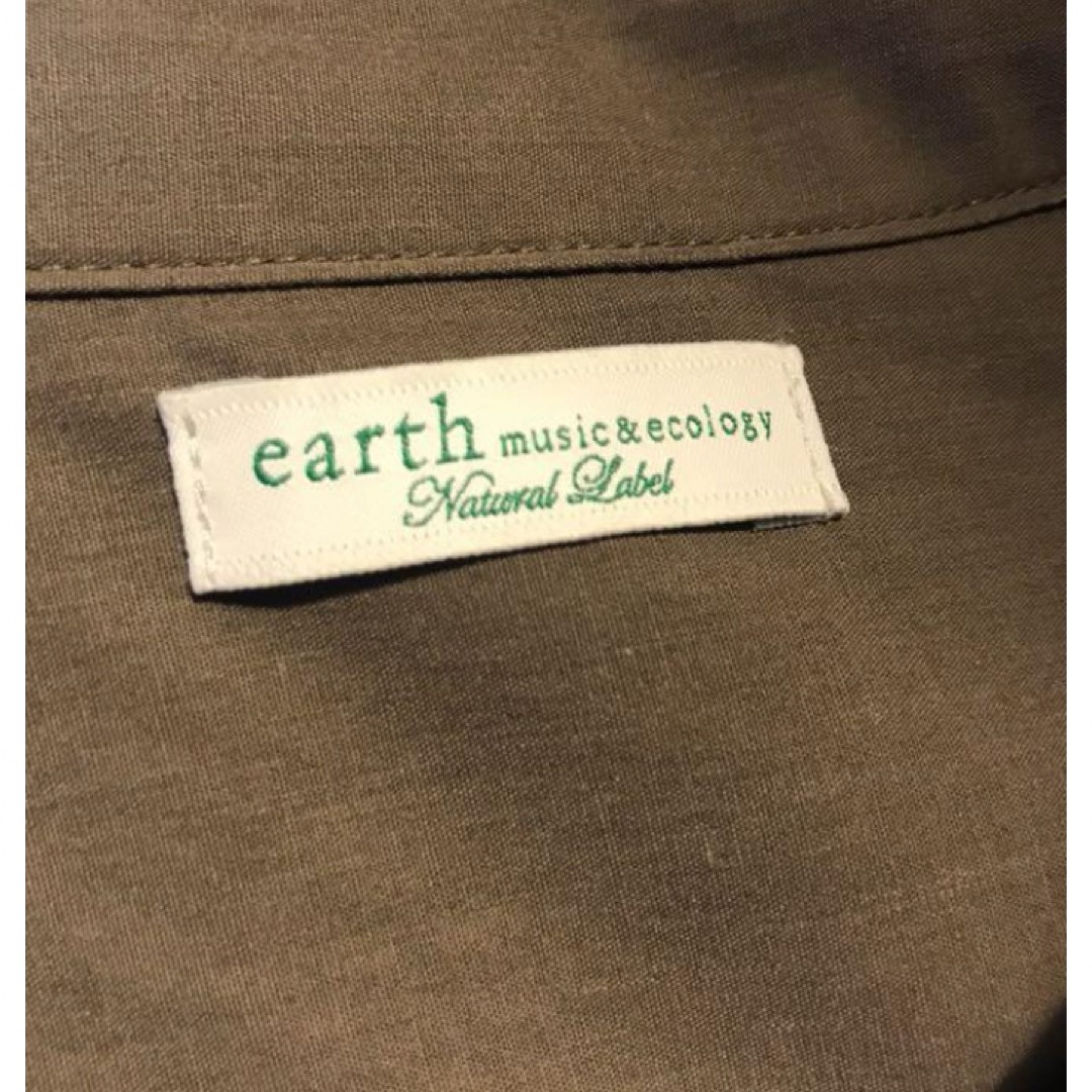 earth music & ecology(アースミュージックアンドエコロジー)の美品 earth music&ecology スキッパーシャツチュニック レディースのトップス(シャツ/ブラウス(長袖/七分))の商品写真