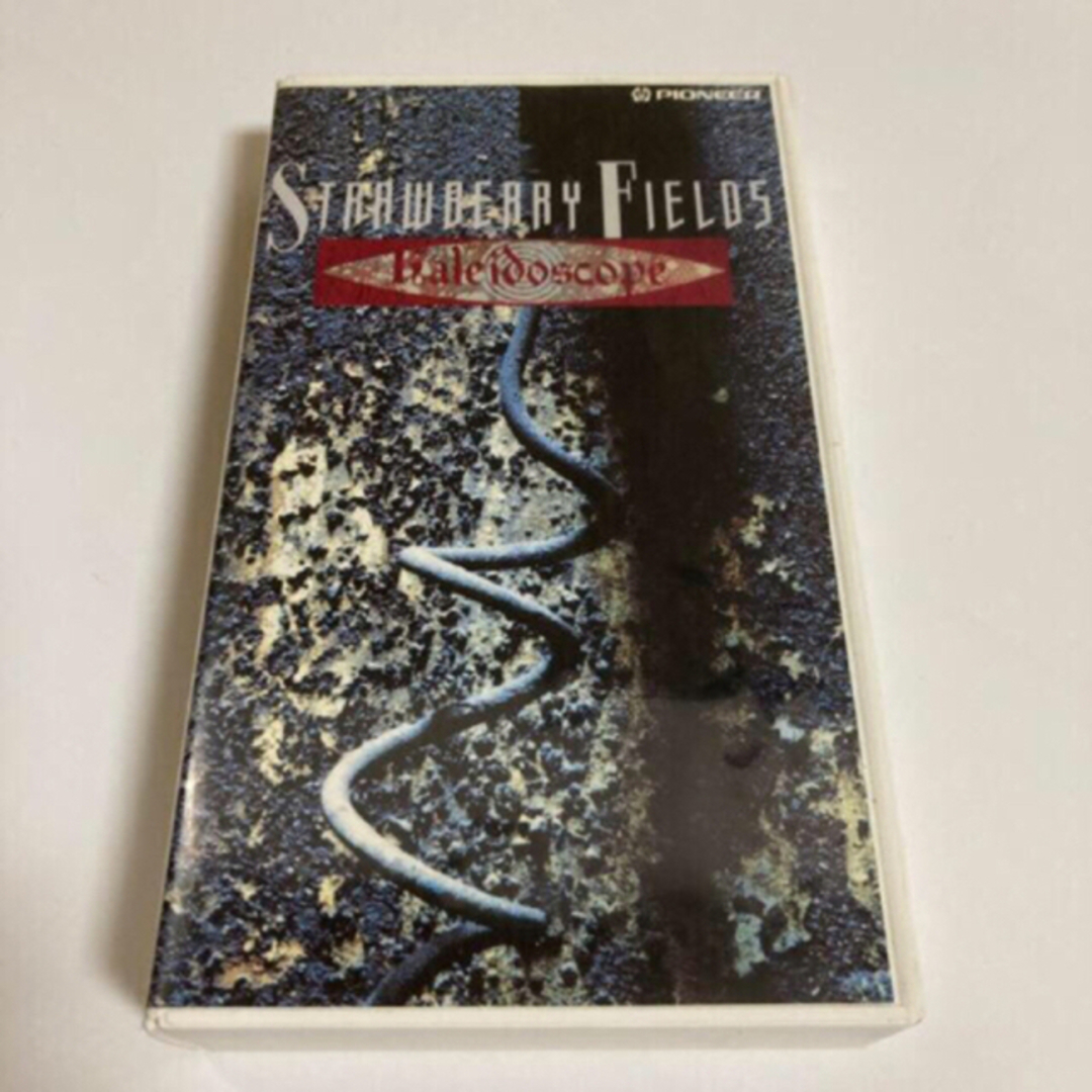 【VHS】STRAWBERRY FIELDS エンタメ/ホビーのエンタメ その他(その他)の商品写真