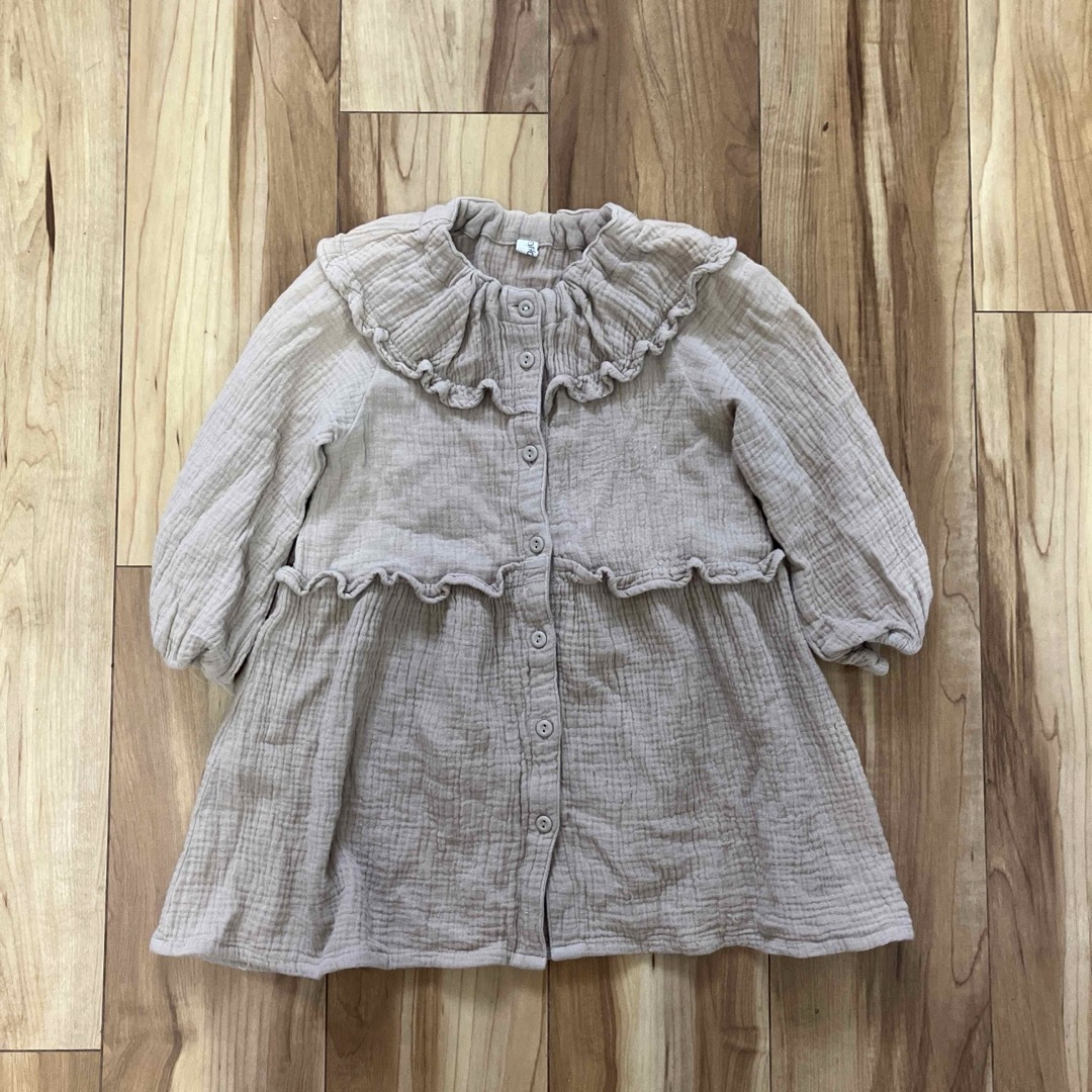 CORNHOUSE ベージュ無地　ワンピース　100 キッズ/ベビー/マタニティのキッズ服女の子用(90cm~)(ワンピース)の商品写真