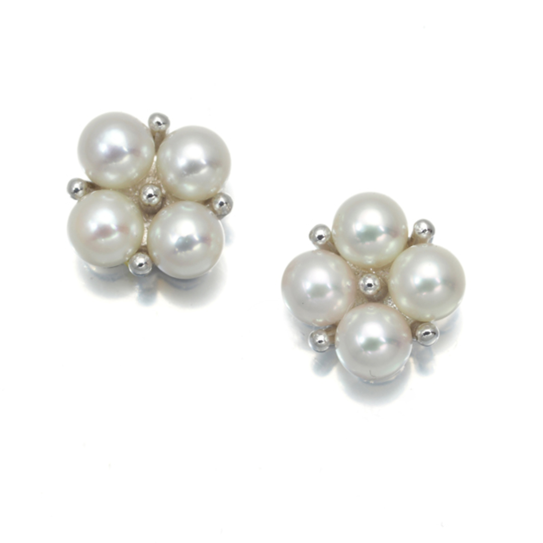 MIKIMOTO(ミキモト)のミキモト ピアス ベビーパール アコヤ真珠 3.0mm フラワー K18WG  レディースのアクセサリー(ピアス)の商品写真