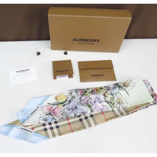 BURBERRY - 未使用　正規品　BURBERRY　バーバリー　スカーフ