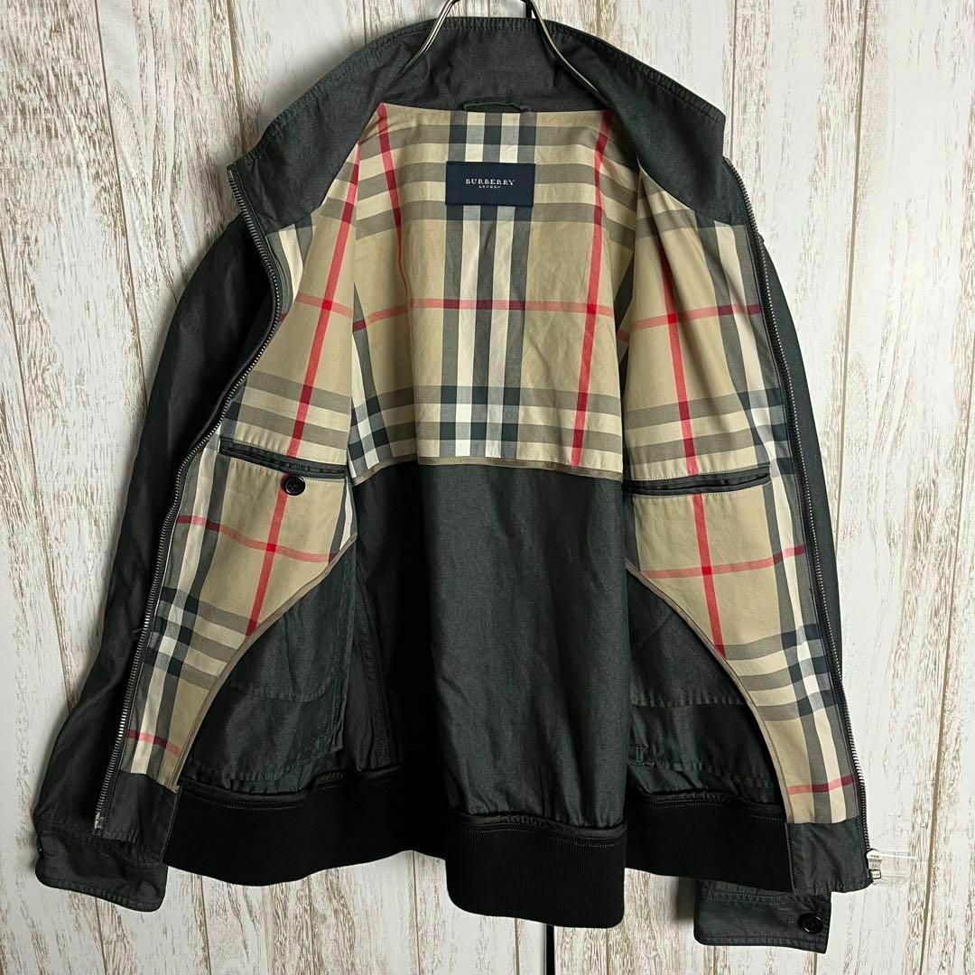 BURBERRY(バーバリー)の【人気デザイン】バーバリー☆ノバチェック　ジップアップブルゾン　グレー　即完売 メンズのジャケット/アウター(ブルゾン)の商品写真