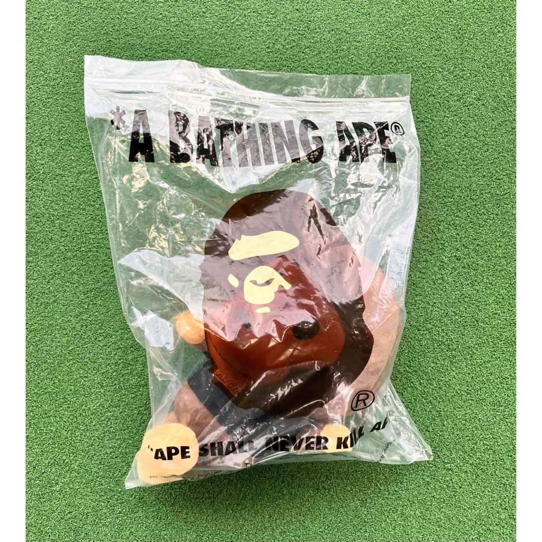 A BATHING APE(アベイシングエイプ)のBEP x BAPE BABY MILO PLUSH DOLLブラックアイパッチ エンタメ/ホビーのおもちゃ/ぬいぐるみ(ぬいぐるみ)の商品写真