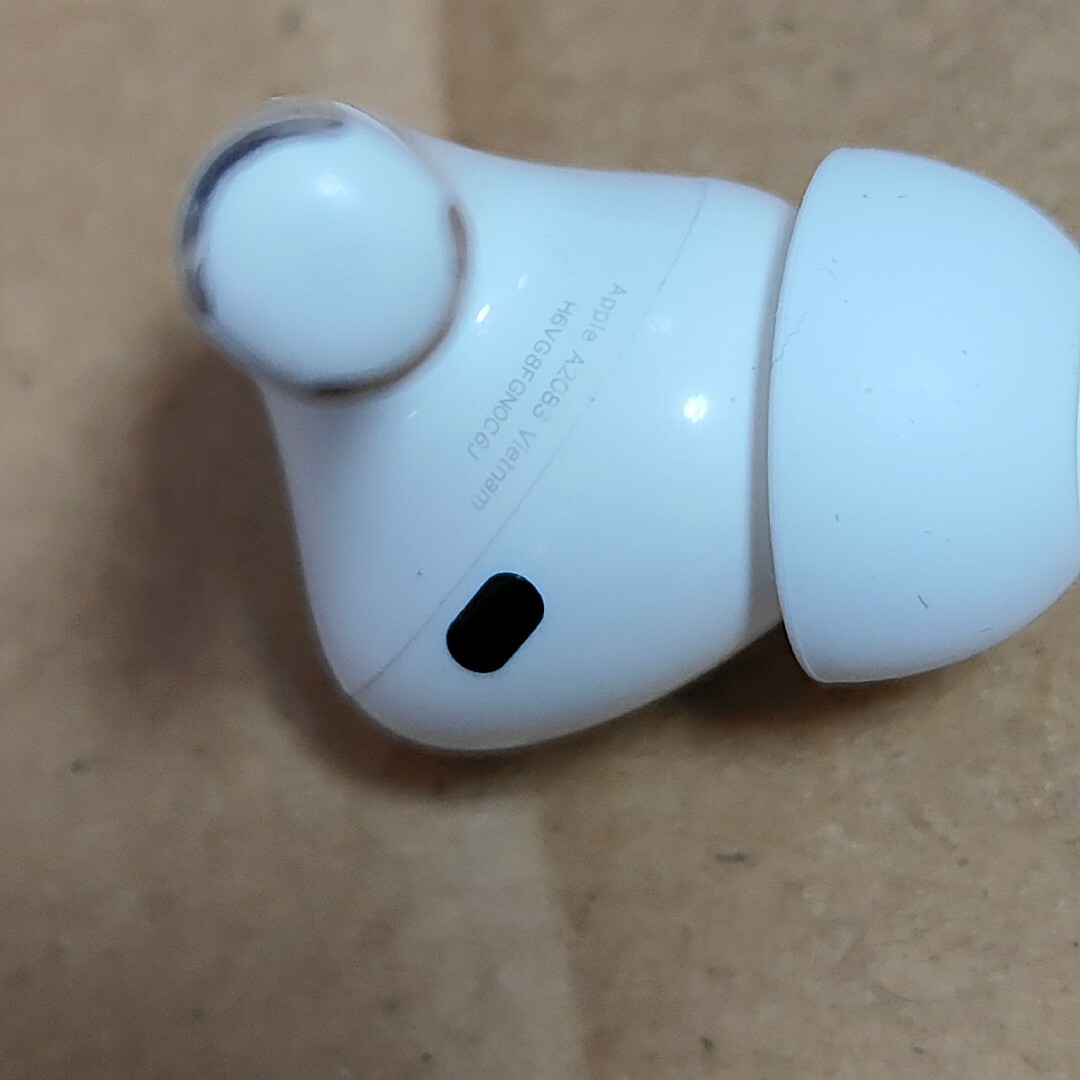 Apple(アップル)のApple AirPods Pro 片耳 R 片方 右耳 439 スマホ/家電/カメラのオーディオ機器(ヘッドフォン/イヤフォン)の商品写真