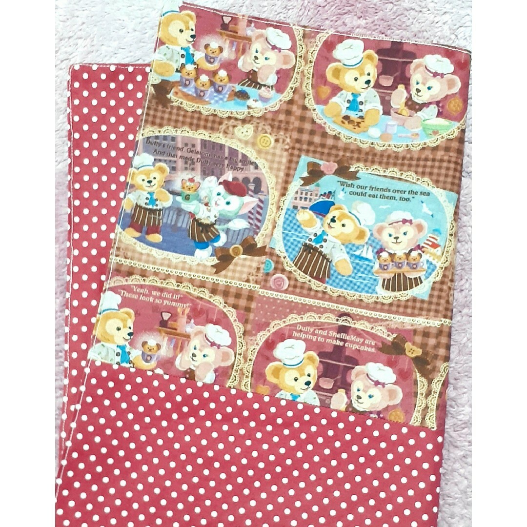 Disney(ディズニー)の♡mama♡様専用　ランチョンマット　ダッフィーフレンズ　30×40㎝ ハンドメイドのキッズ/ベビー(外出用品)の商品写真