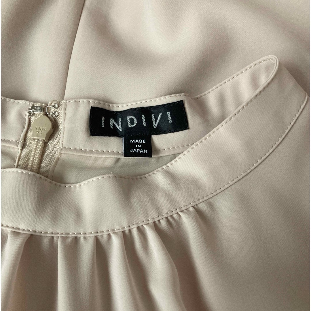 INDIVI(インディヴィ)のINDIVI ワンピース ベージュ 新品 レディースのワンピース(ロングワンピース/マキシワンピース)の商品写真